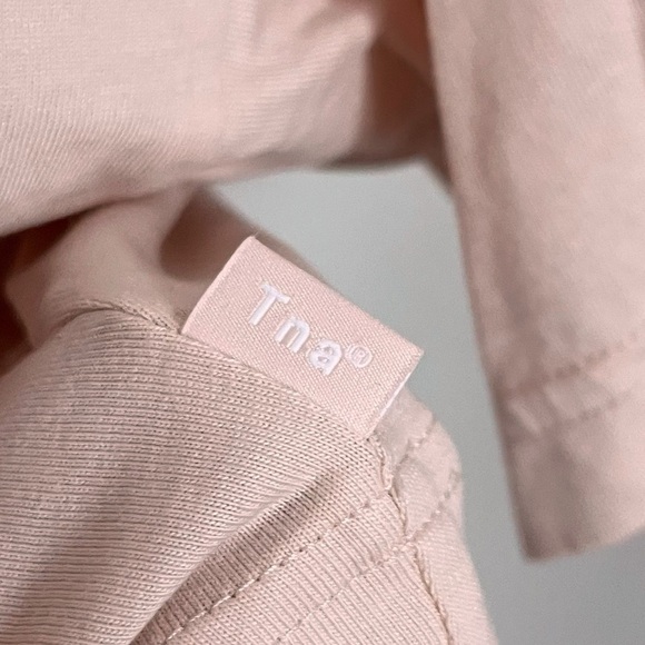 TNA • Baby Pink Cropped Short Sleeve Tee Shirt - Picture 4 of 6